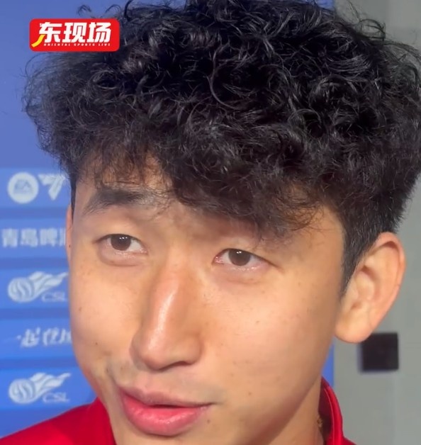 乐鱼体育官方入口-张源：回工体有点恍惚，刚开球时反复告诉自己别把球传给绿队