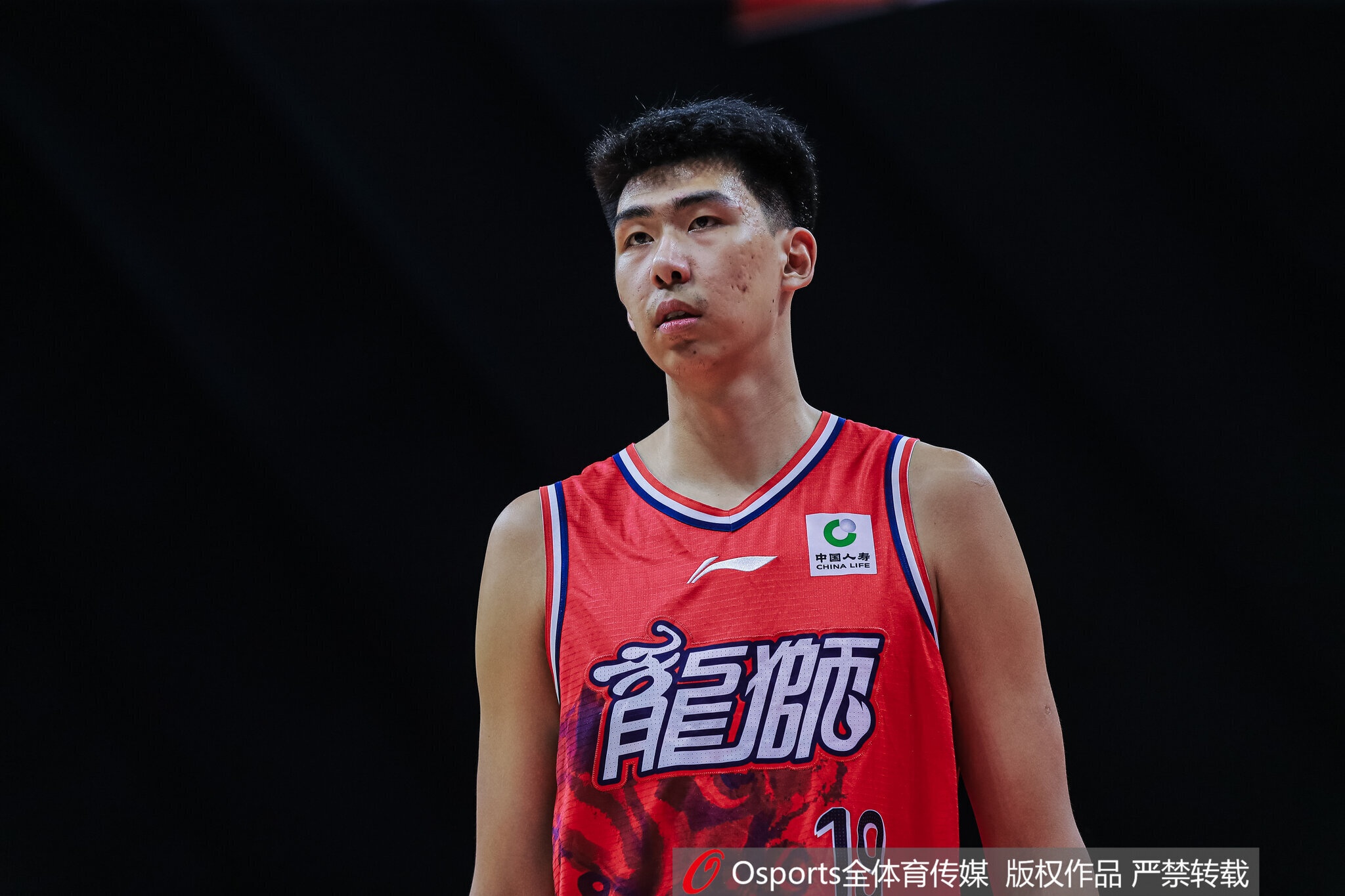 乐鱼体育app下载-媒体人：文班亚马当然只有一个 但2米26徐昕的灵活性怎能不算潜力