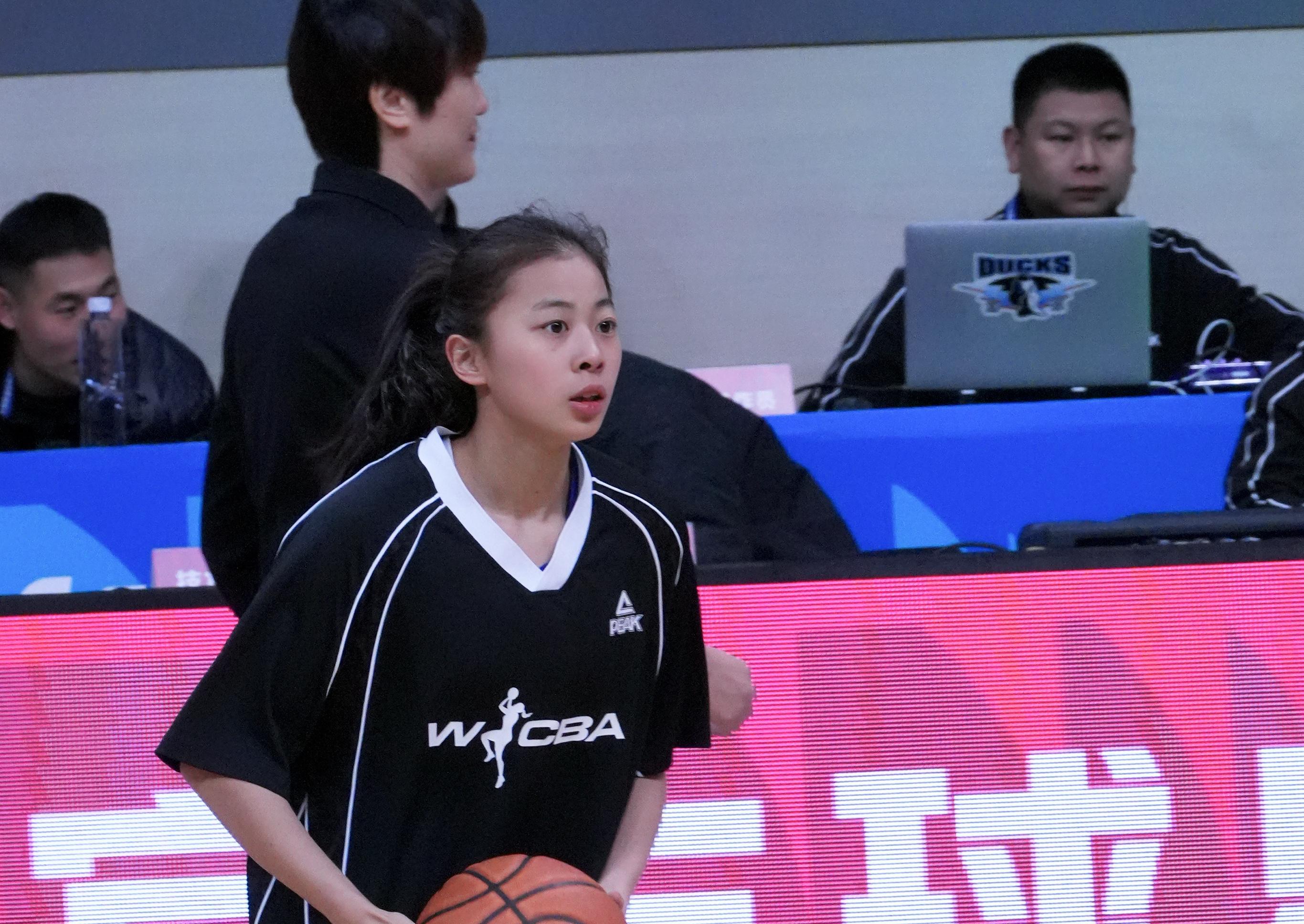 乐鱼体育登录入口-轰29+5+9！中国女篮20岁后卫新星崛起：宫鲁鸣再栽培她？